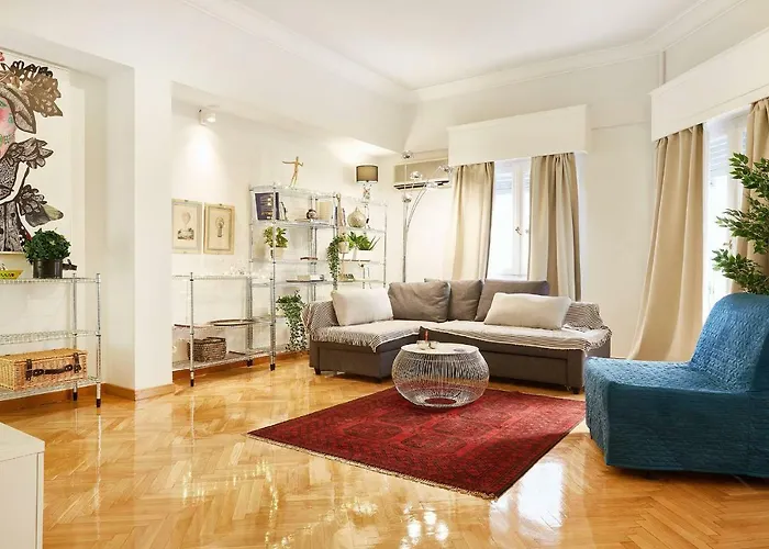 Chloe Boutique Apartments Metropolis